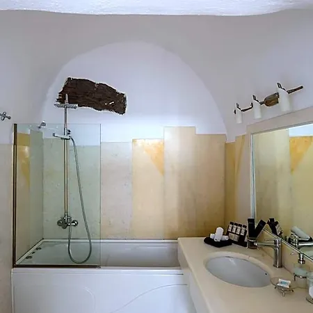 Artemis , * Imerovigli (Santorini)