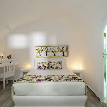 Artemis , Hotel